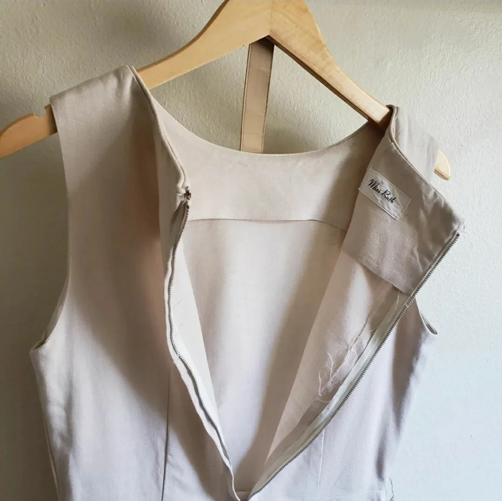1950s Vintage Pencil Dress Belt Set in Beige Stone or Taupe Miss Ruth - Picture 7 of 7